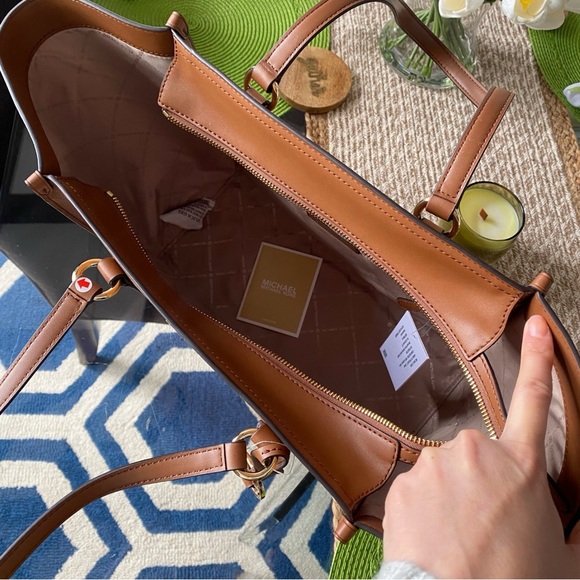 👜 MICHAEL KORS TAN LEATHER LARGE KRIS LUGGAGE TOTE! - Picture 9 of 15